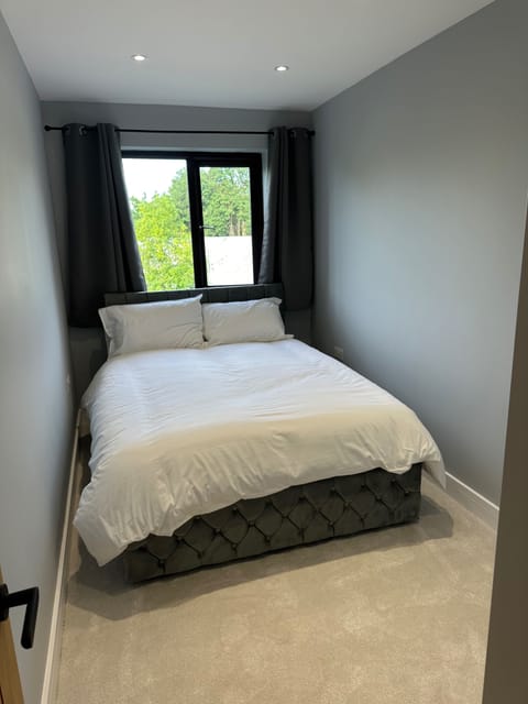 2 bedrooms, iron/ironing board, WiFi (free), bed sheets