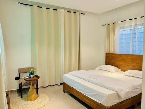 Deluxe Double Room, 1 Double Bed, Non Smoking, Balcony | In-room safe, desk, WiFi (free)