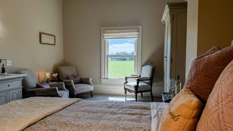 Superior Double Room, Ensuite, Courtyard View