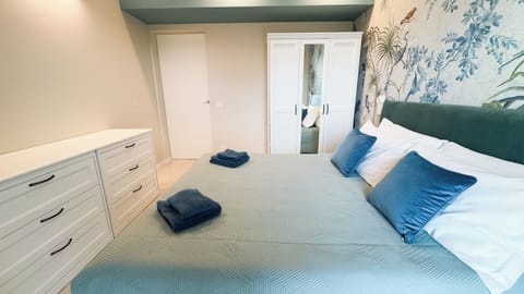 Apartment (2 Bedrooms) | 2 bedrooms, iron/ironing board, cribs (surcharge), bed sheets