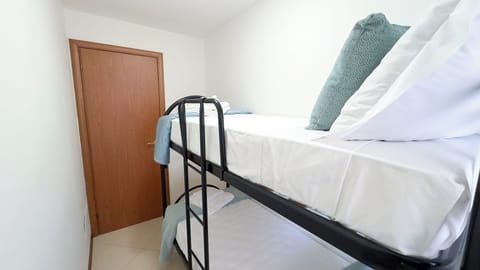 Apartment (2 Bedrooms) | 2 bedrooms, laptop workspace, iron/ironing board, bed sheets