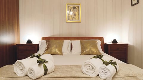 Apartment (1 Bedroom) | 1 bedroom, cribs (surcharge), bed sheets