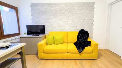 Apartment (1 Bedroom) | Living area