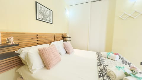 Apartment (1 Bedroom) | 1 bedroom, iron/ironing board, cribs (surcharge), bed sheets