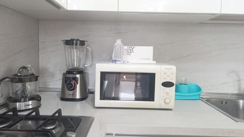 Apartment (2 Bedrooms) | Private kitchen | Microwave, oven, stovetop, dishwasher