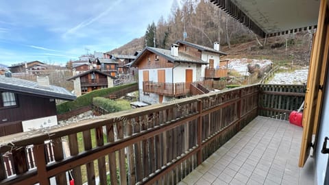 Apartment (1 Bedroom) | Balcony
