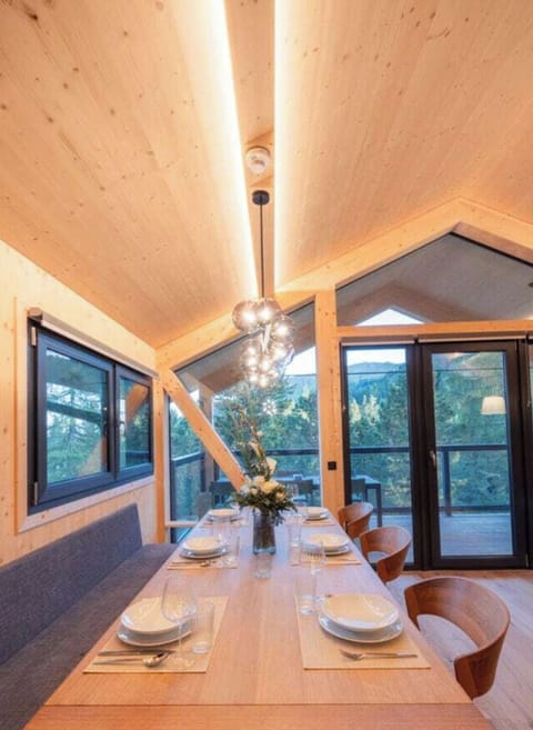 Chalet | Dining