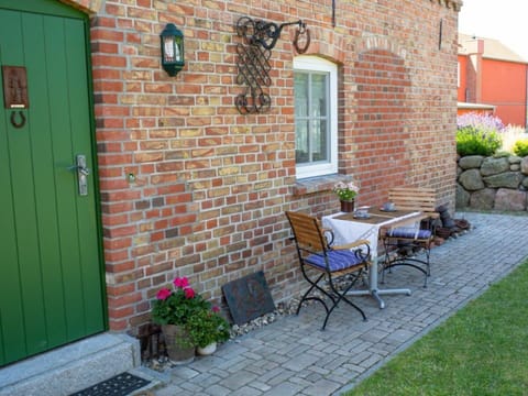 House | Outdoor dining