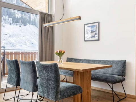 House | Dining