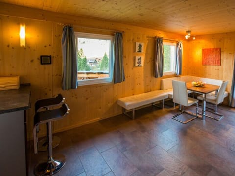 Chalet | Dining