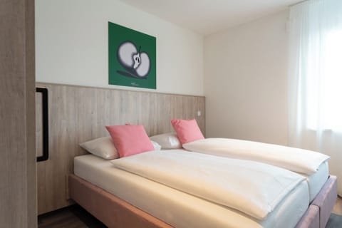 In-room safe, desk, WiFi (free)