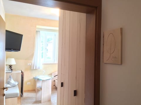 Single Room | Premium bedding, in-room safe, individually decorated