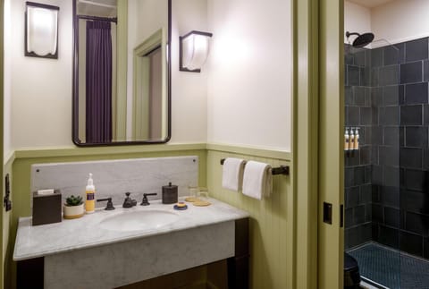 Combined shower/tub, free toiletries, hair dryer, bathrobes