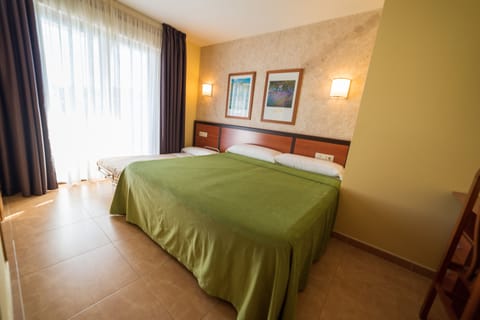 Desk, free WiFi, bed sheets, wheelchair access