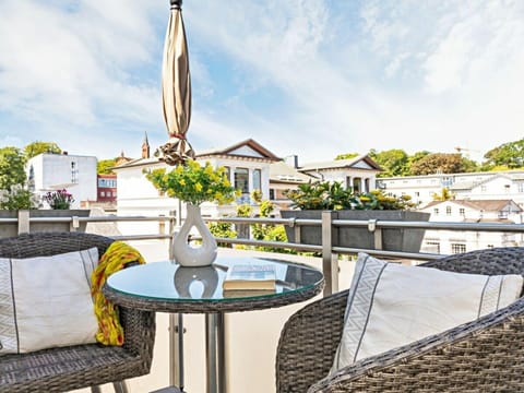 House | Outdoor dining