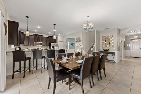 House (6 Bedrooms) | Property amenity