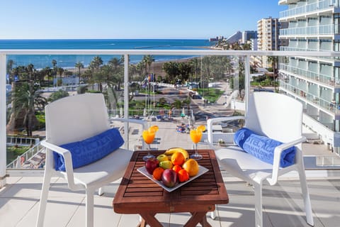 Pillowtop beds, in-room safe, desk, laptop workspace