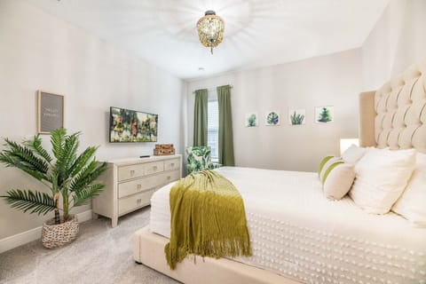 House, Multiple Beds, Pool View (EC398 - The Sophisticated Villa) | 6 bedrooms, individually decorated, individually furnished, bed sheets