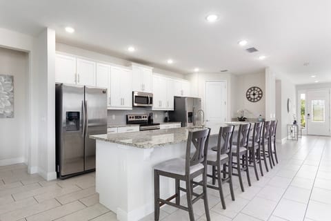 Villa, Multiple Beds, Pool View (EC355 - The Themepark Palace - HAW) | Private kitchen