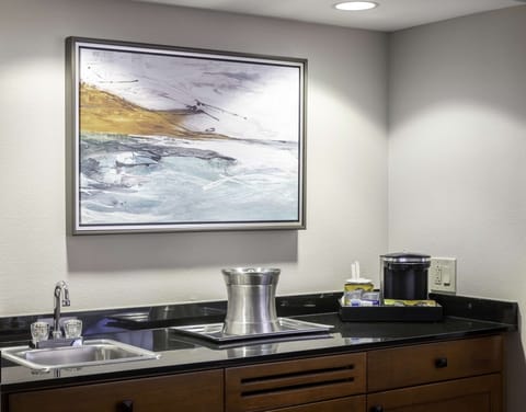 Junior Suite, 1 King Bed | Premium bedding, pillowtop beds, in-room safe, desk