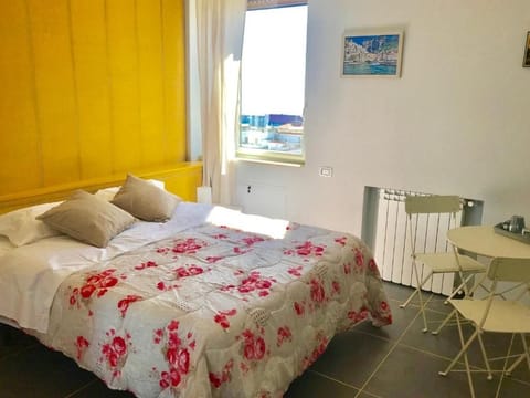 Iron/ironing board, WiFi (free)