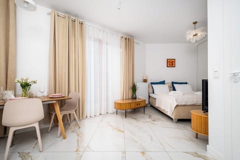 Apartment (79) | Living area | 32-inch flat-screen TV with digital channels
