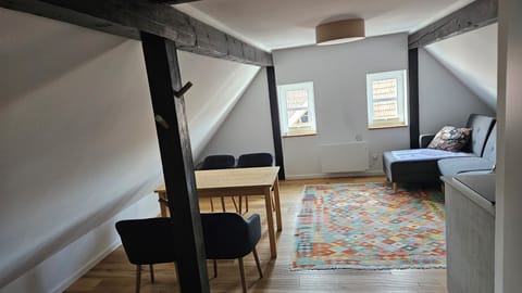 Family Studio Suite | Living area