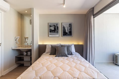 Comfort Studio, Balcony, City View | Laptop workspace, WiFi (free)