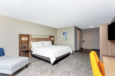 Desk, iron/ironing board, free cribs/infant beds, free rollaway beds