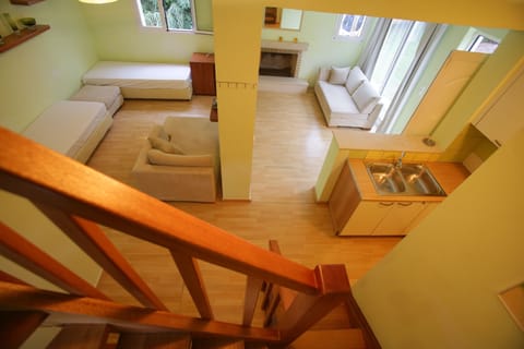 Family Maisonette | Premium bedding, in-room safe, soundproofing, iron/ironing board