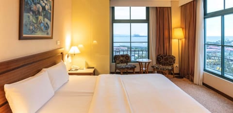 Premier Room | In-room safe, desk, laptop workspace, free WiFi