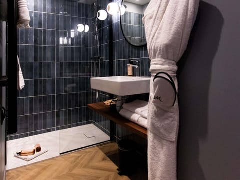 Superior Apartment, 1 Double Bed with Sofa bed | Premium bedding, minibar, in-room safe, desk