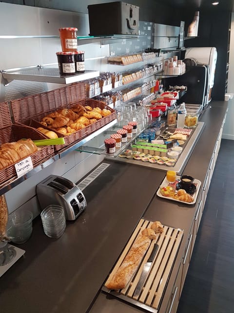 Daily buffet breakfast for a fee