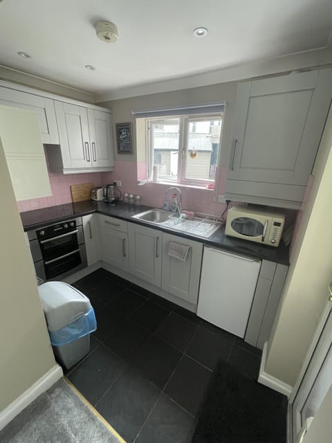 House, Ensuite, City View (maisonette) | Private kitchen