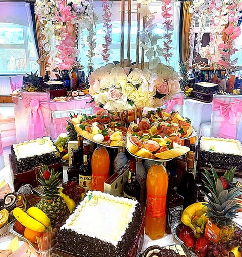 Breakfast, lunch and dinner served