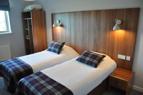 Standard Twin Room | Desk, iron/ironing board, free cribs/infant beds, free WiFi