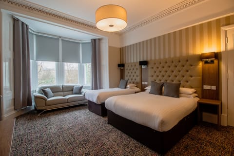 Triple Room | In-room safe, individually decorated, individually furnished, desk