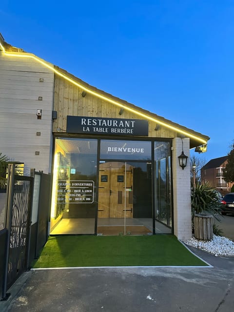 Lunch and dinner served, Middle Eastern cuisine