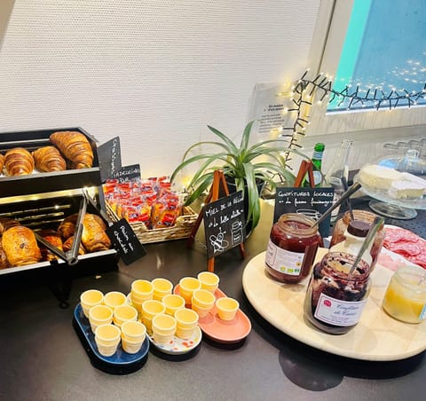 Daily continental breakfast for a fee