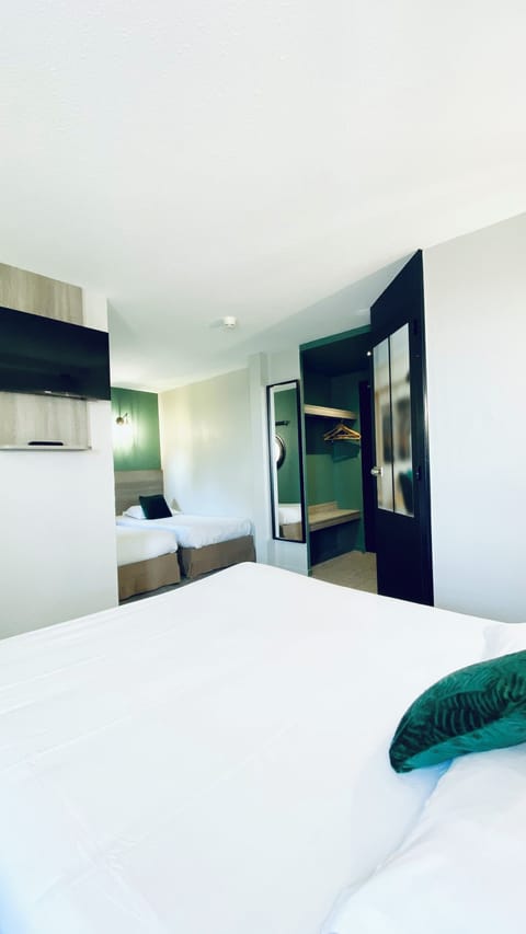 Desk, free cribs/infant beds, free WiFi, bed sheets