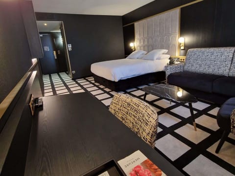 Deluxe Room, 1 Double Bed with Sofa bed | Premium bedding, pillowtop beds, minibar, in-room safe