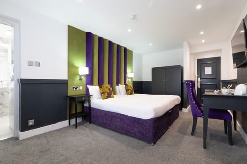 Standard Double Room | Individually decorated, individually furnished, desk, iron/ironing board