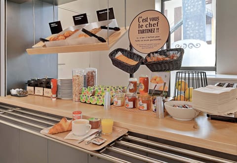 Daily buffet breakfast for a fee