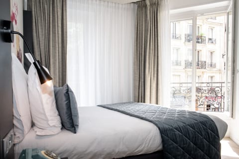 In-room safe, individually decorated, individually furnished, desk