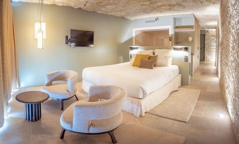 Prestige Suite with Terrace, Nordic Bath & Private Sauna | Hypo-allergenic bedding, minibar, in-room safe, individually decorated