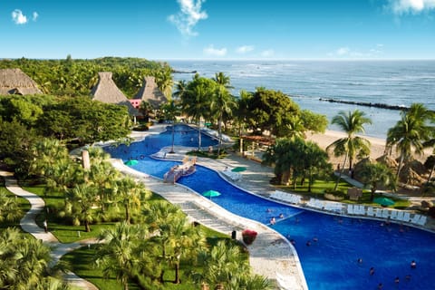 5 outdoor pools, sun loungers