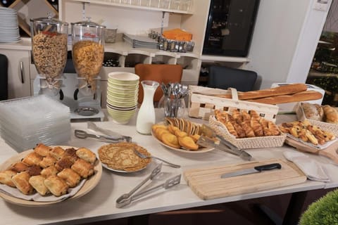 Daily buffet breakfast (EUR 11 per person)
