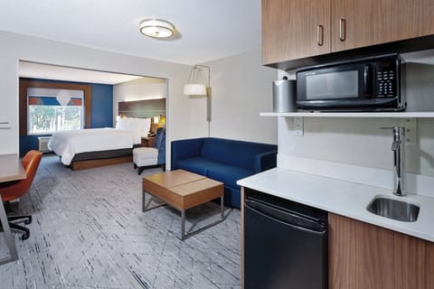 In-room safe, desk, iron/ironing board, free WiFi