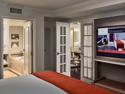 Suite, 1 King Bed with Sofa bed (Executive Suite) | Premium bedding, in-room safe, desk, blackout drapes