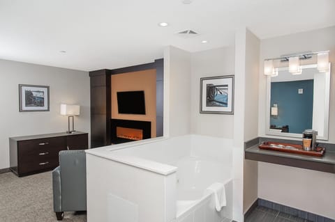 Presidential Suite, 1 King Bed, Non Smoking, Jetted Tub | Jetted tub